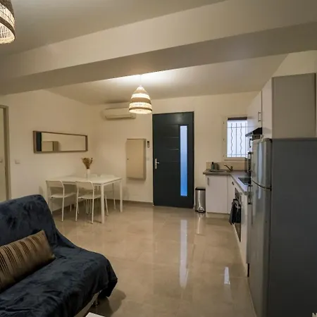 Apartment Des Carmes Nimes