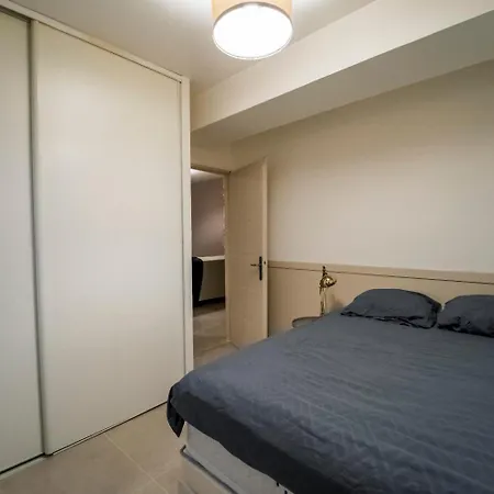 Apartment Des Carmes Nimes